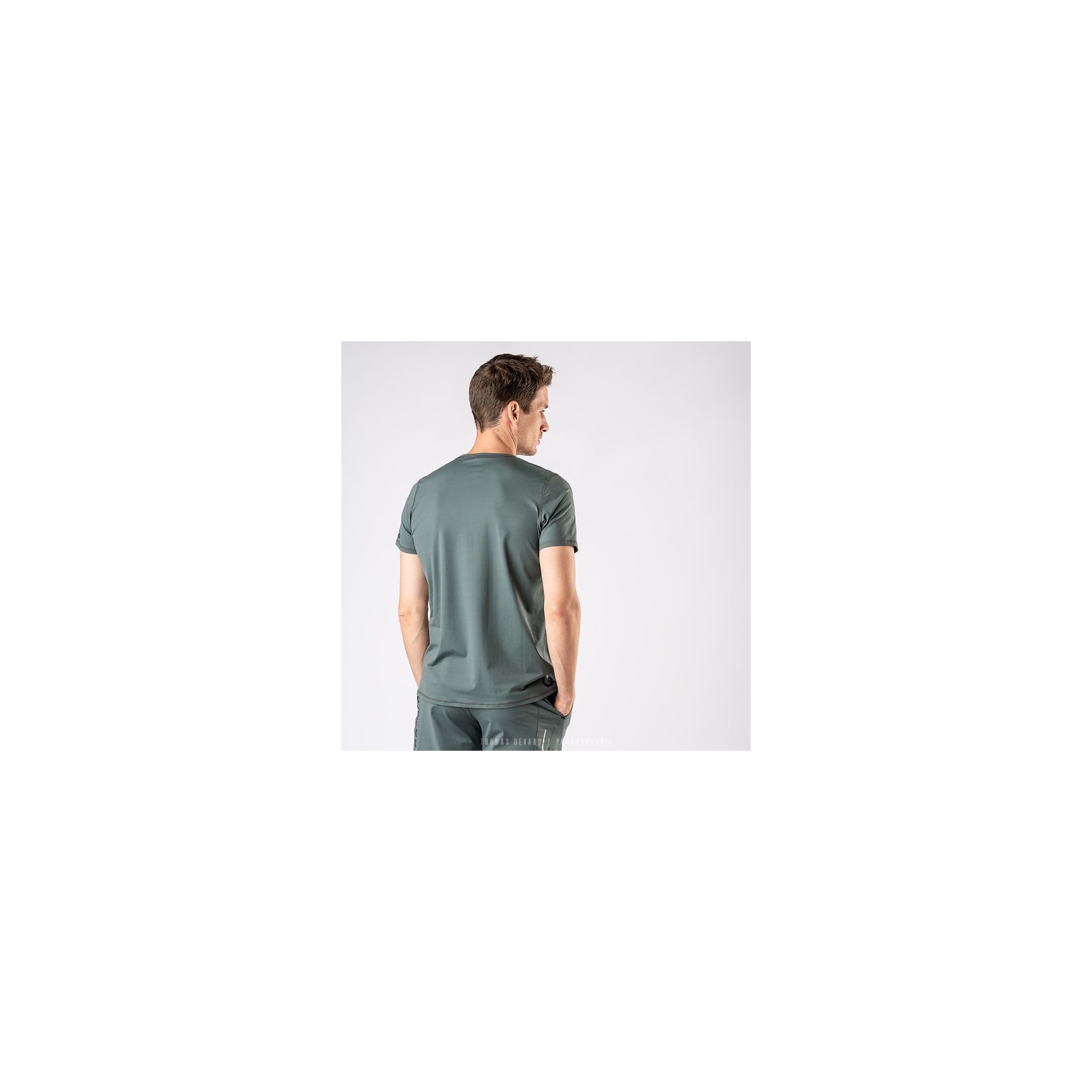 KURZÄRMLIGES T-SHIRT MIT LOCKERER PASSFORM
