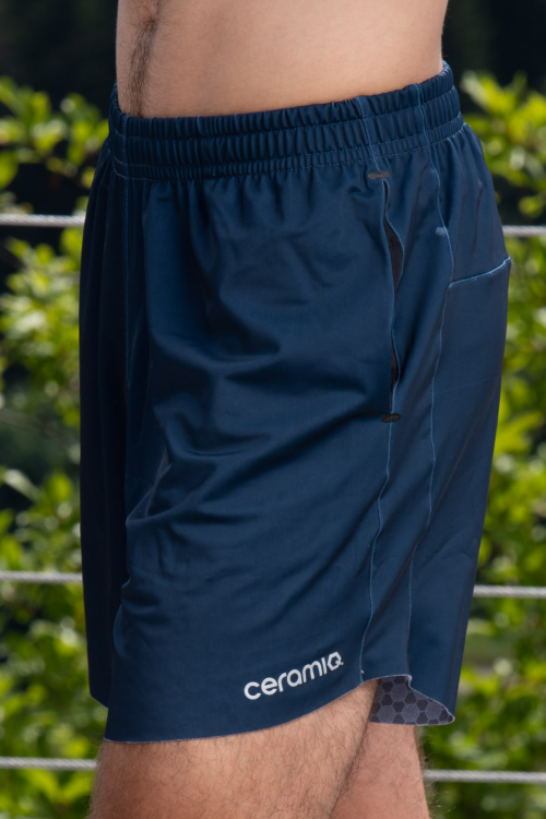 SHORT WITH SIDE POCKETS