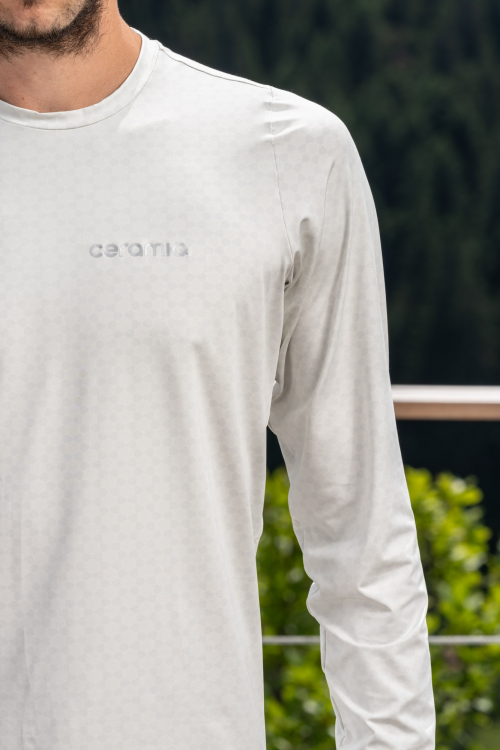 LANGARMSHIRT IN LOCKERER PASSFORM