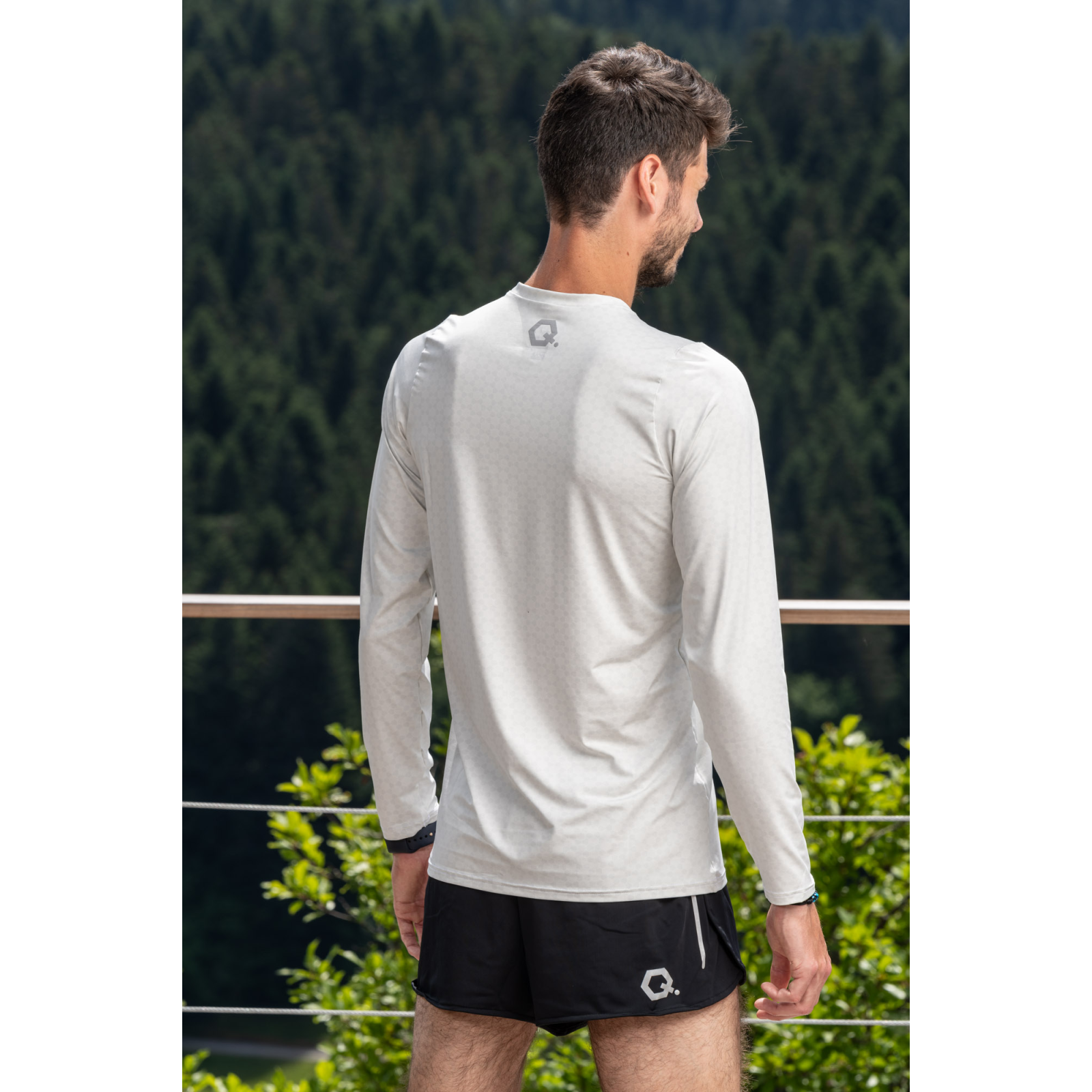 LANGARMSHIRT IN LOCKERER PASSFORM